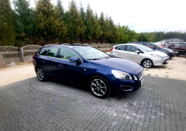 Volvo V60 cena 37500 przebieg: 191200, rok produkcji 2012 z Szepietowo małe 352